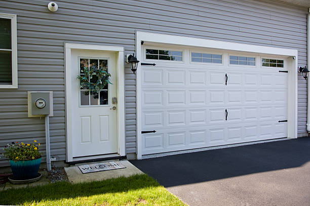 24/7 Emergency Garage Door Panel Replacement experts in Hudson County County, NJ